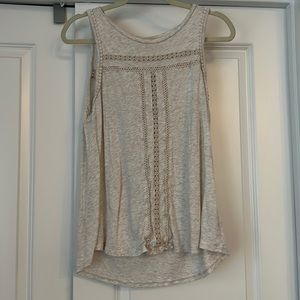 Gap cream tank with crochet like detailing
